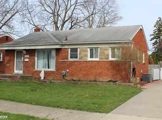 25336 Ronald St, Roseville, MI