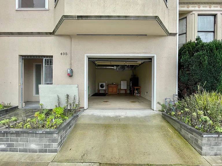 405 Lisbon St — Photo 12