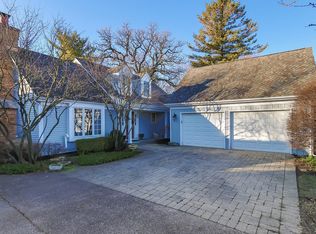 811 Dormy Ln, Barrington Hills, IL 60010