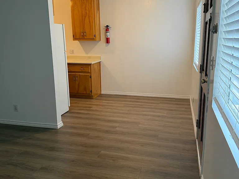 4515 Cypress Ave #B — Photo 5