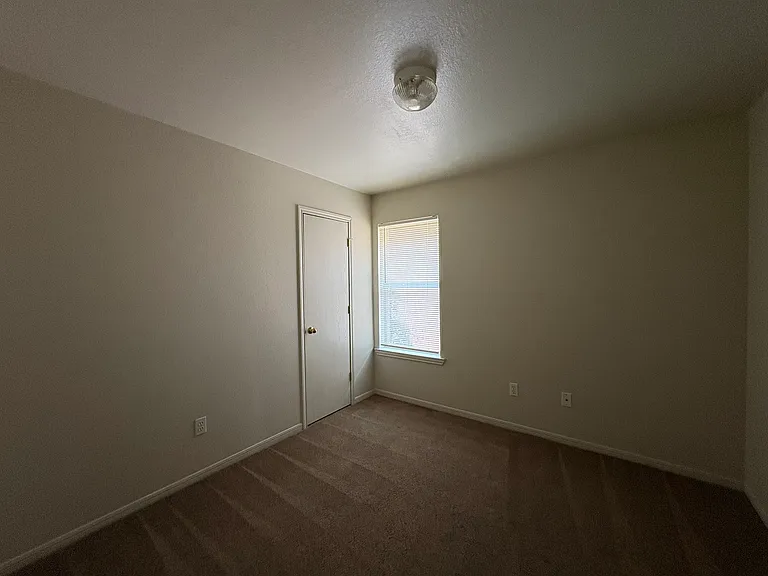 330 S 40th St #B — Photo 16
