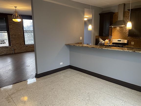 5th image of 1235 W Grand Ave Unit 2