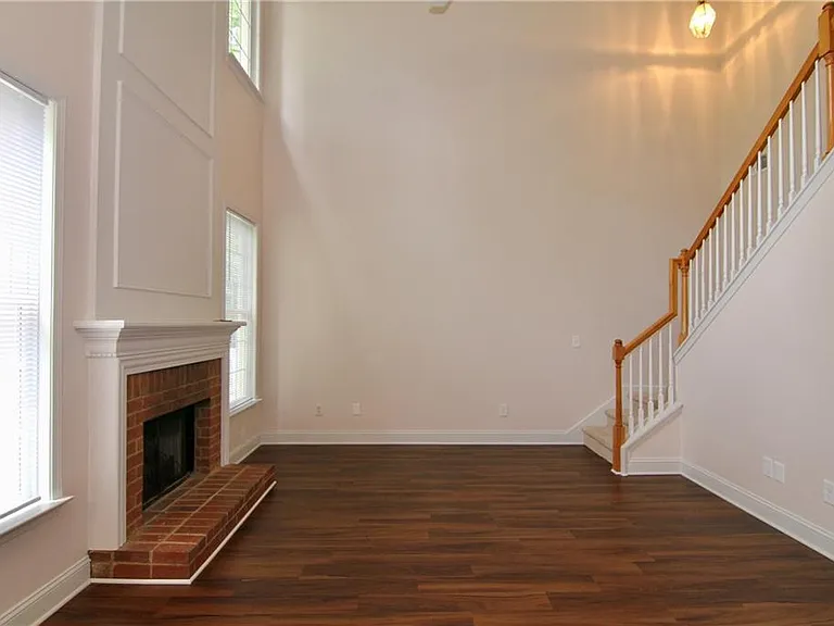 3060 Winston Terrace Ct — Photo 9