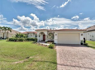 510 Wildwood Pkwy, Cape Coral, FL 33904