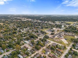 222 E James St, Baytown, TX 77520