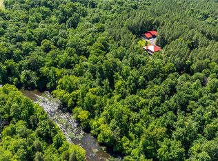 356 Grove Ln, Arvonia, VA 23004