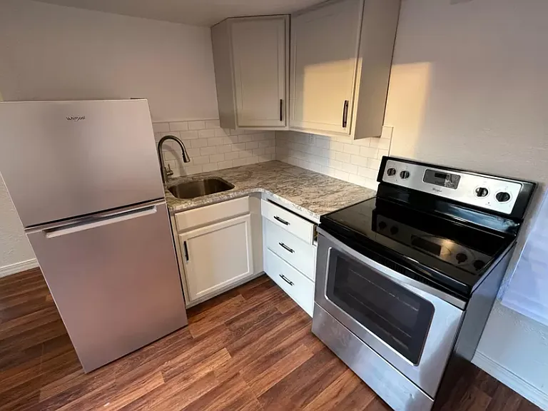 515 E Main St #1/2 — Photo 4