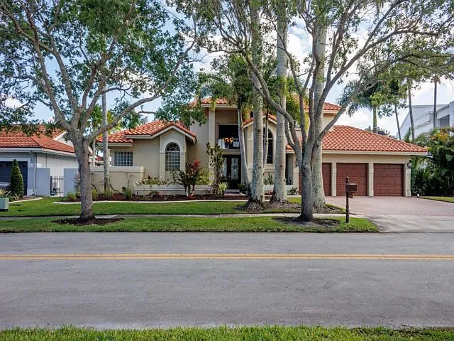 18142 NW 15th Ct — Photo 2