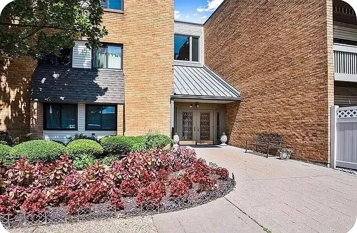 950 E Rue De La Banque #117