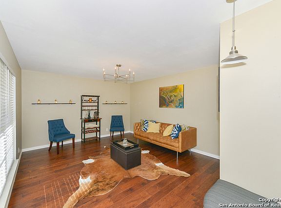 5th image of 211 Fantasia St