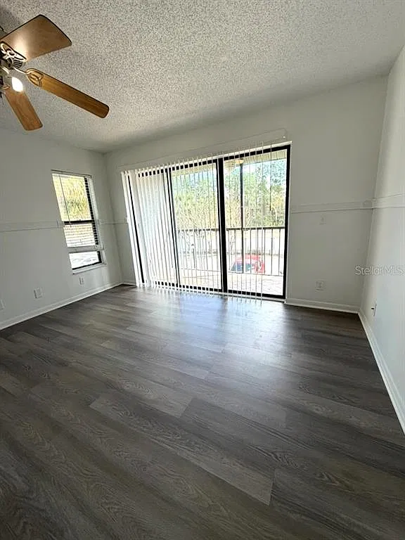 2 bed, 2.0 bath, 1025 sqft, $1,400 — Photo 2