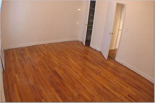 Rented by 4 Points Properties | media 8