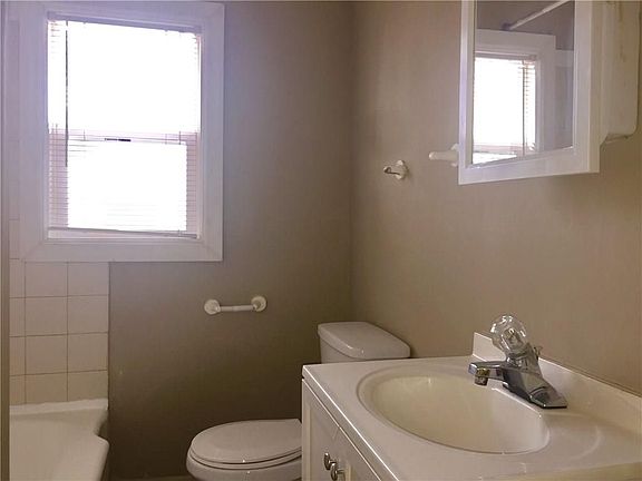 2nd image of 1642 N Somerset Ave