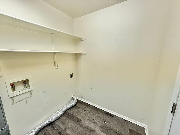 636 E Clarion Dr #B — Photo 16