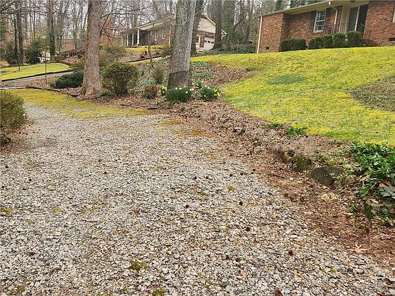 5th image of 8 Cascade Ct