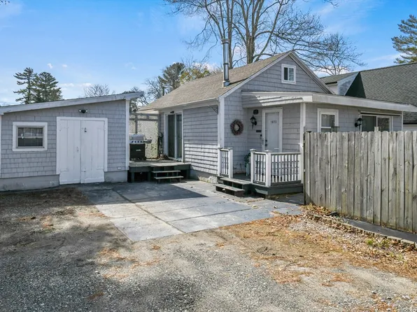 1072 June St, New Bedford, MA 02745