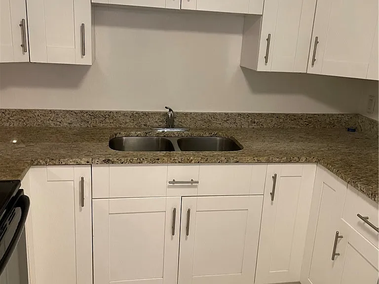 4906 Victoria Dr #313 — Photo 9