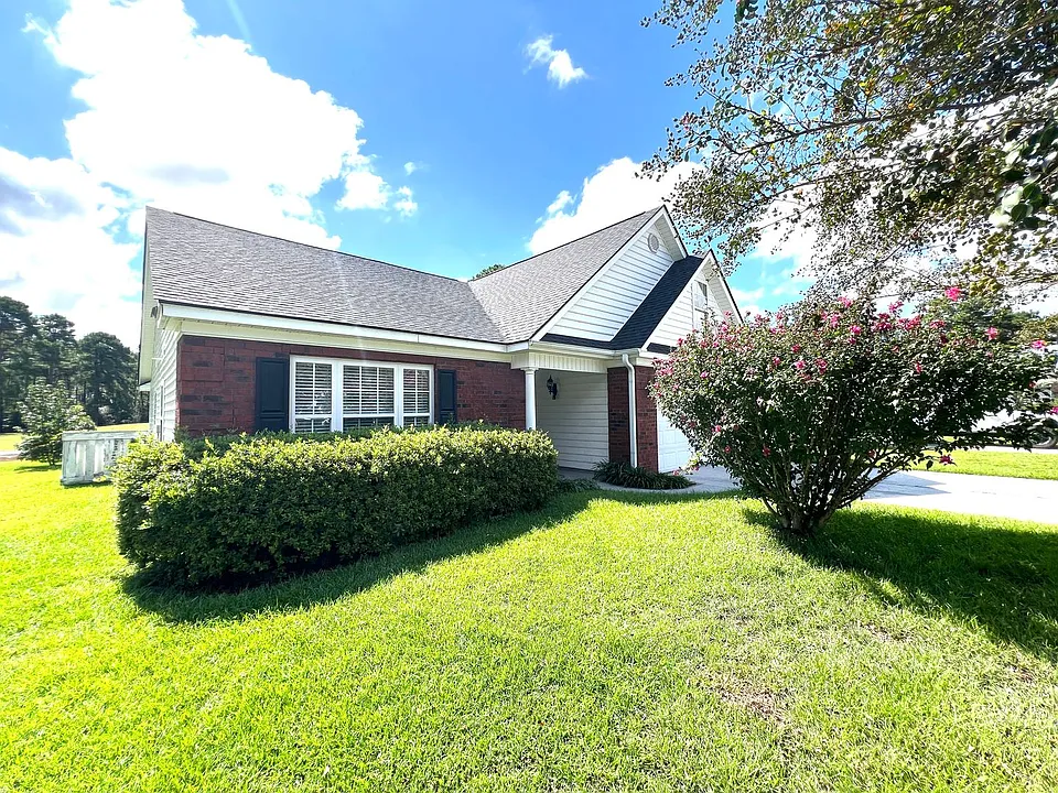 154 Regency Dr