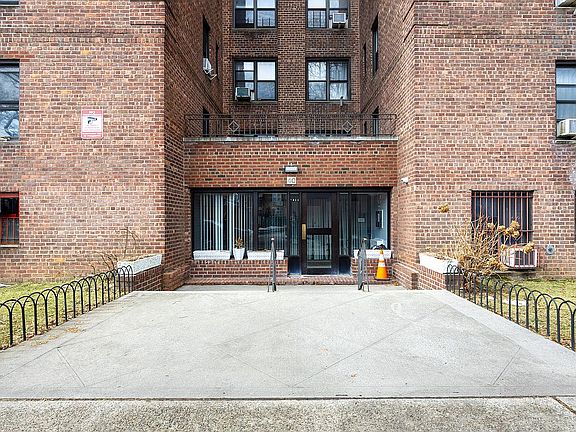 2nd image of 40 E 43rd St APT 4H