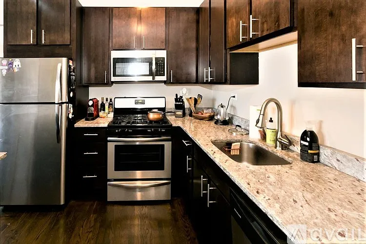 1604 W Berwyn Ave #2 — Photo 6