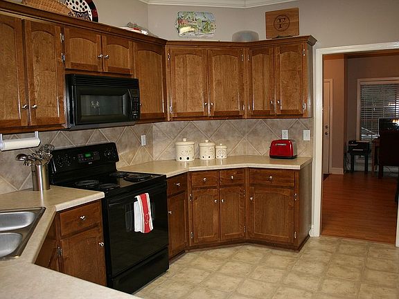 4th image of 452 Highland Cove Dr