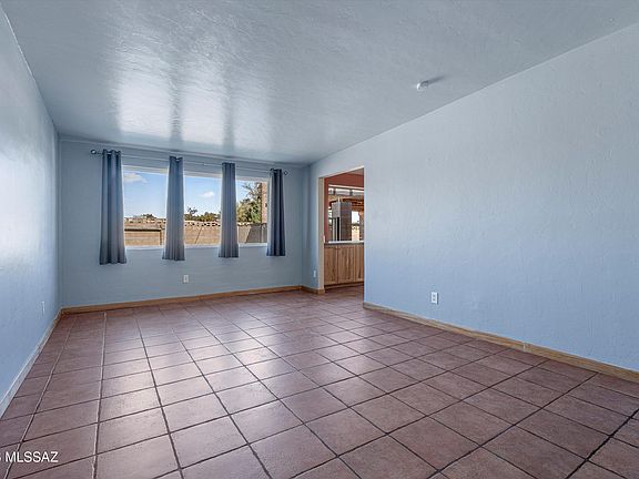 5th image of 736 S Desert Steppes Dr