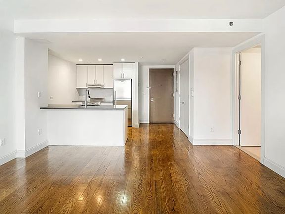 4th image of 954 Bergen St APT 5A