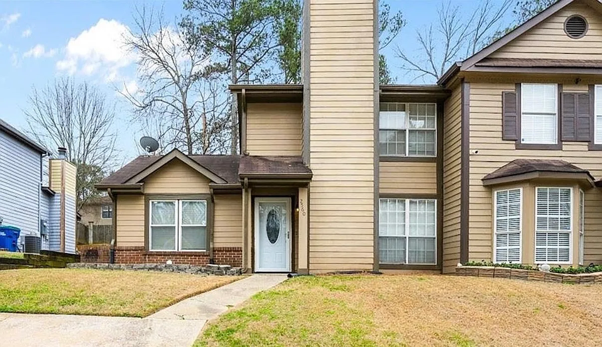 3 bed, 2.5 bath, 1426 sqft, $1,795 — Photo 1