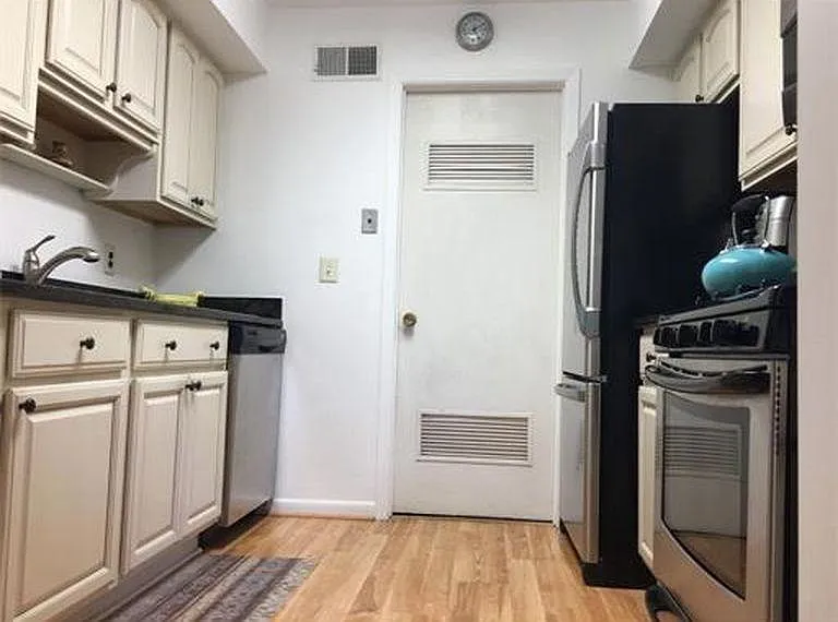 3 bed, 1450 sqft, $2,850 — Photo 2