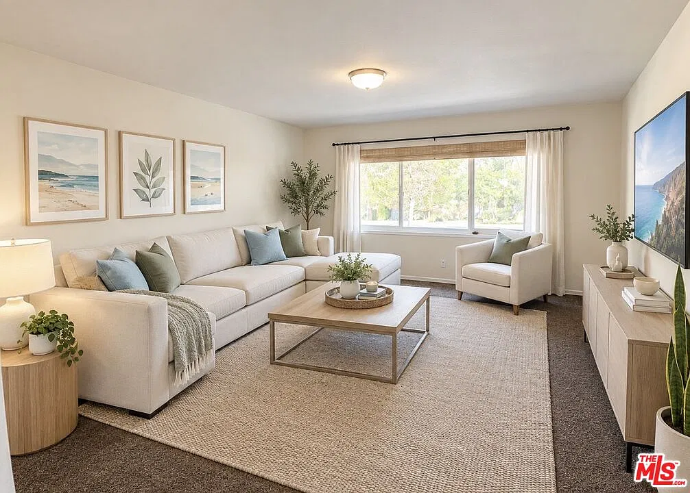 2 bed, 1.0 bath, 900 sqft, $2,495 — Photo 2
