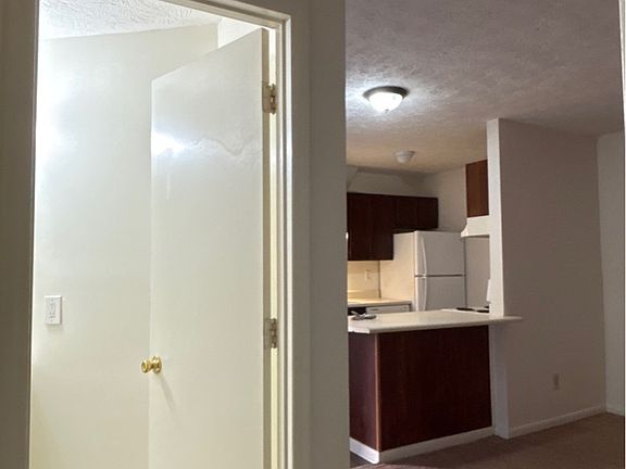3rd image of 1122 Southwood Dr APT 3