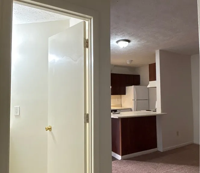 1122 Southwood Dr #3 — Photo 3