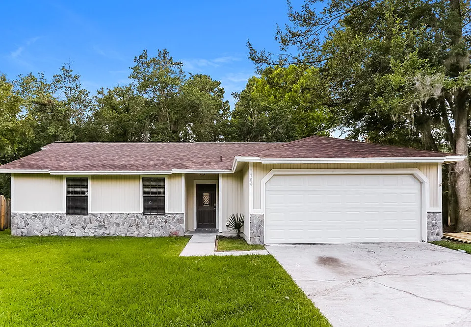 1704 Sandy Hollow Loop