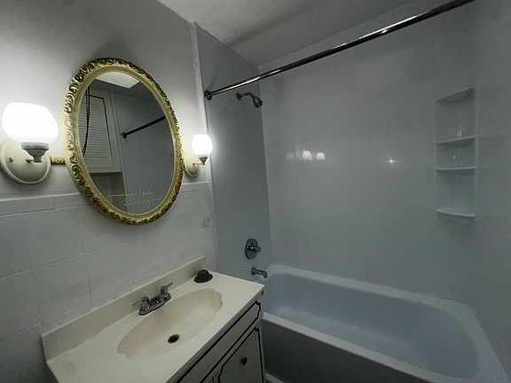 5th image of 1155 Atwood Rd #1