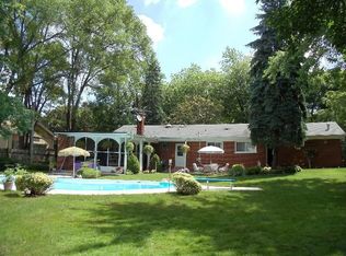 604 S Busse Rd, Mount Prospect, IL 60056