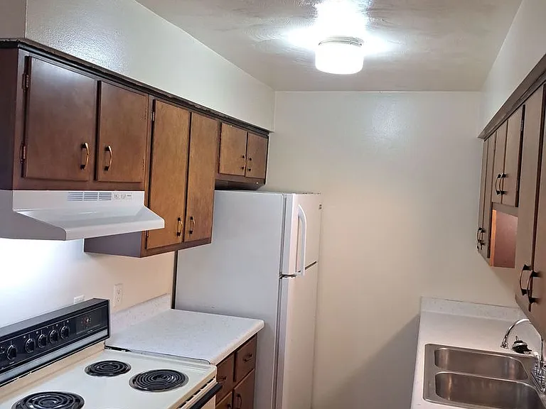 3143 Vance Ave — Photo 4