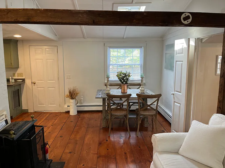 377 Third Beach Rd — Photo 9