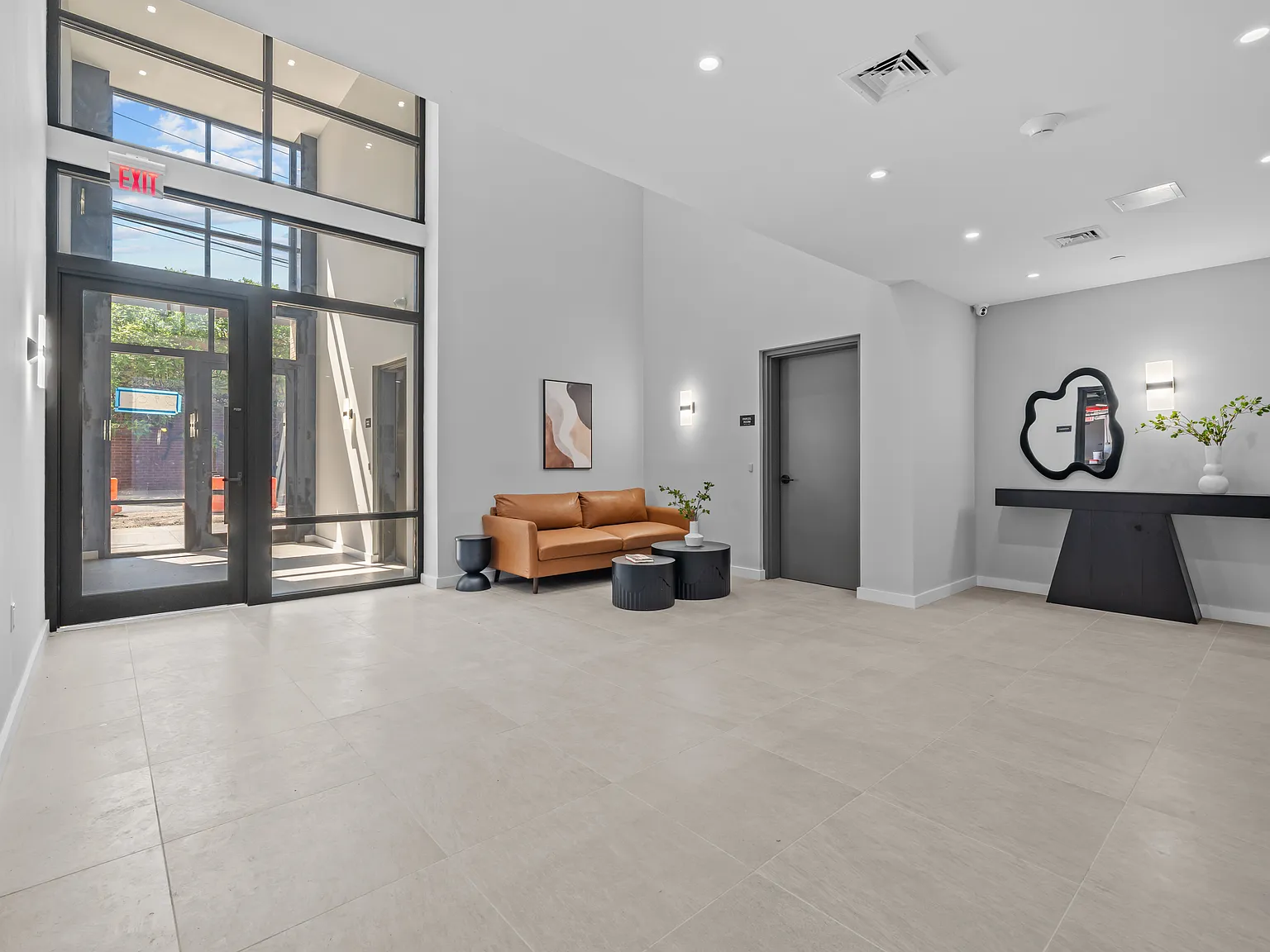 2905 West 17th Street — Photo 2
