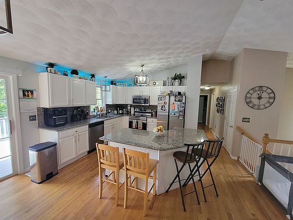2nd image of 61 Lonsdale St