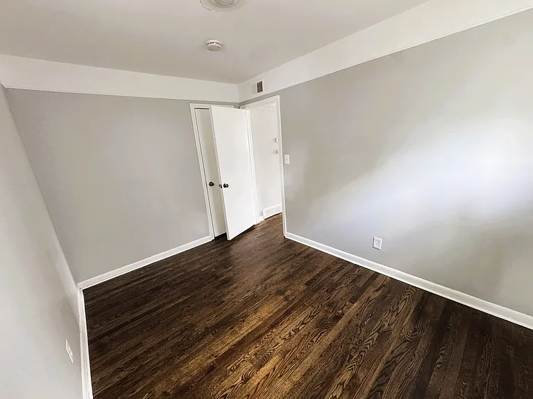 24644 Lauren Ave — Photo 6