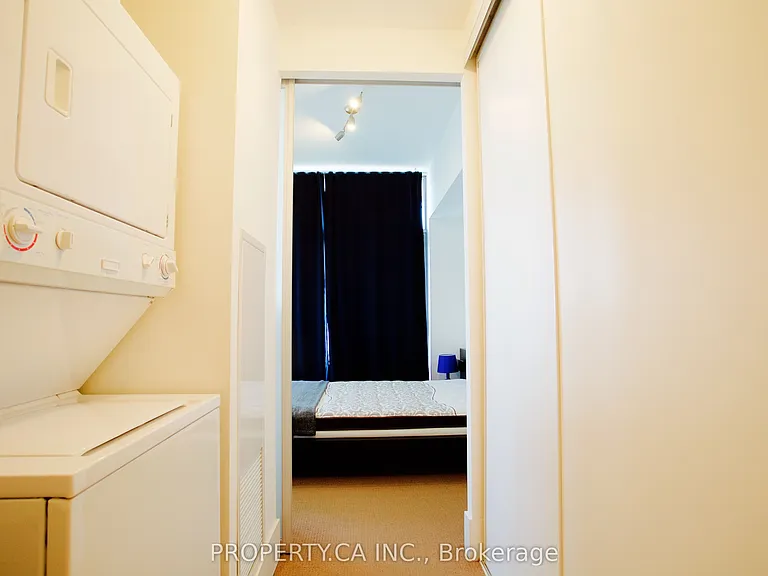 103 The Queensway #2815 — Photo 11