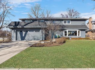 702 Courtland Cir, Western Springs, IL 60558