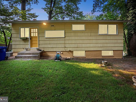 2nd image of 4020 Wexford Dr