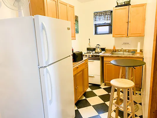 Rented by Ulas Real Estates Inc | media 31