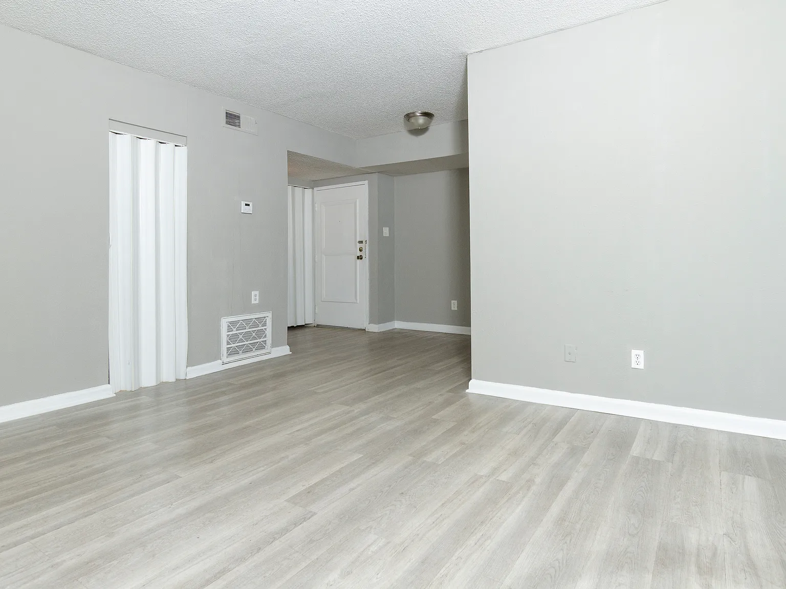 1 bed, 800 sqft, $995 — Photo 4
