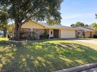 106 Sharp Dr, Stephenville, TX 76401