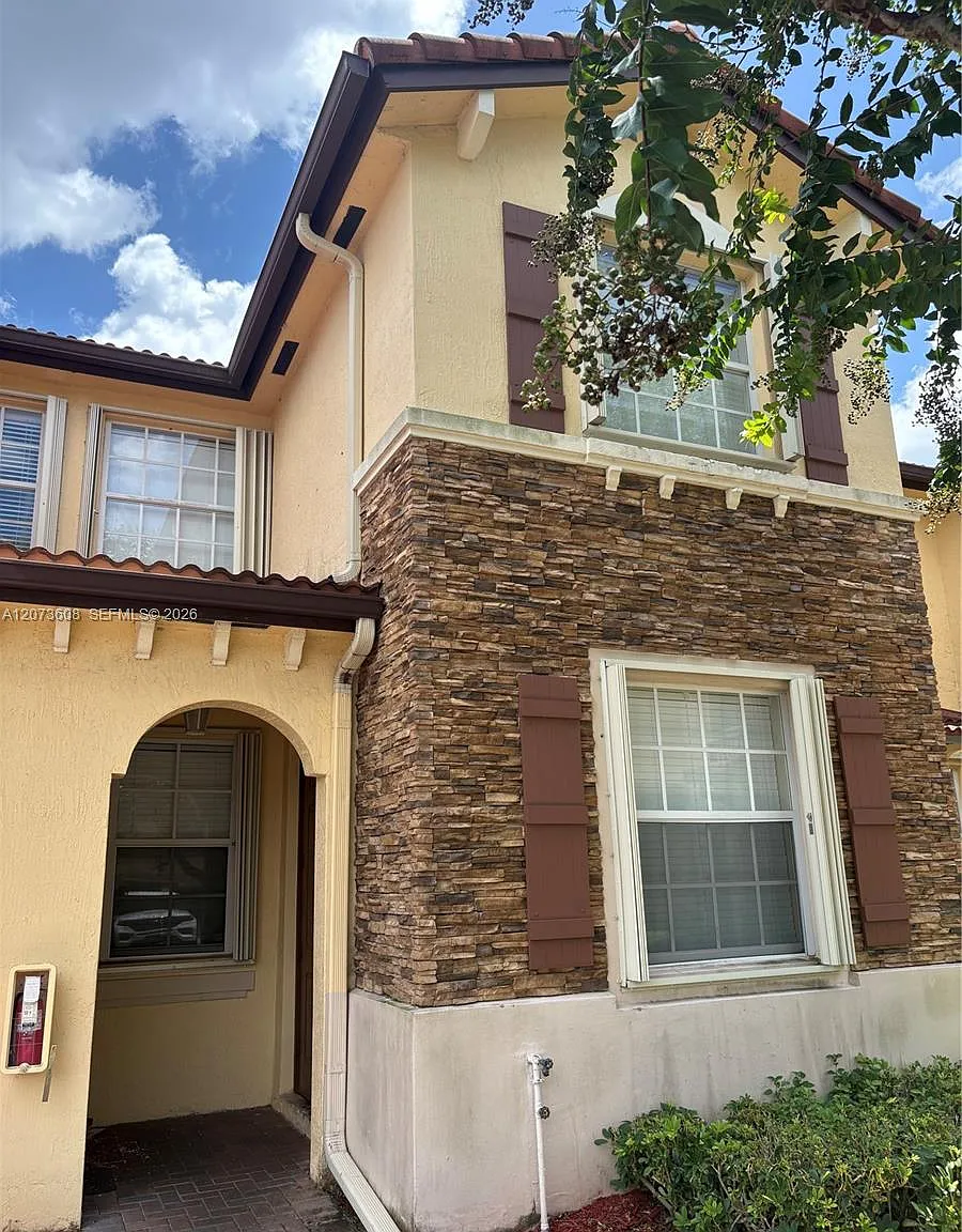 Villas At Carmel Condo No — Photo 1