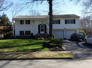 2 Lynn Ct, Lincoln Park, NJ 07035