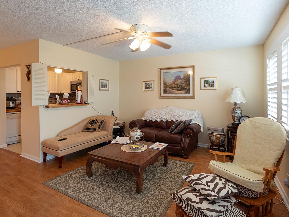 1st image of 334 Southampton B #334