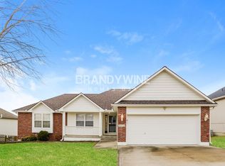 1209 NW Baytree Dr, Grain Valley, MO 64029